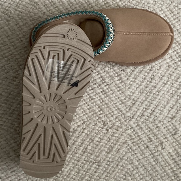 UGG Ladies Tasman Slip On Shoes - size 6 - NEW IN BOX - Picture 8 of 9